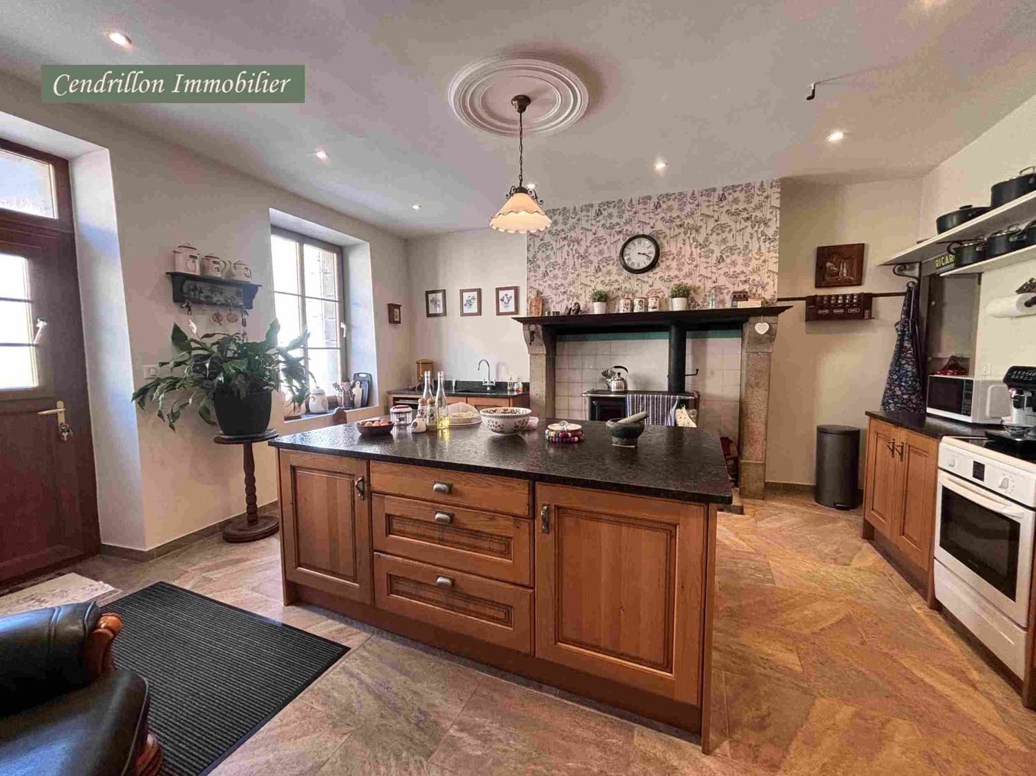 Maison à vendre, 188m², Saint-Dizier-Masbaraud