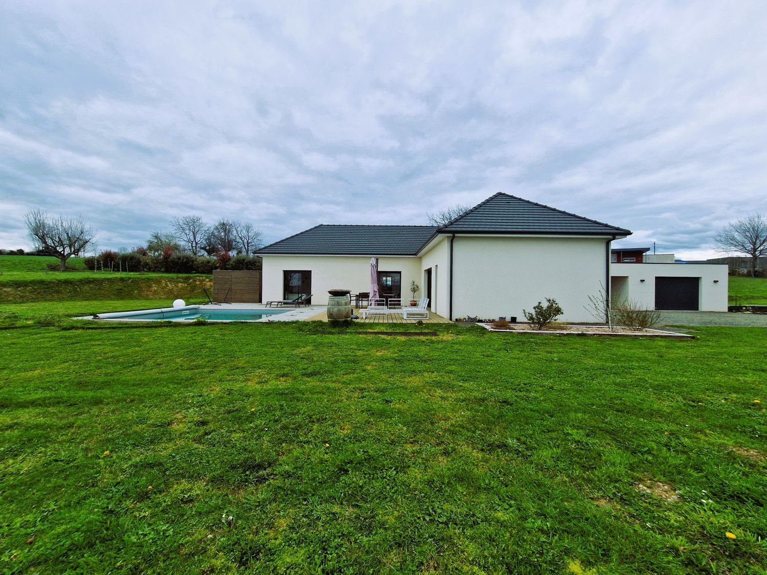 Maison à vendre, 122m², Sainte-Féréole