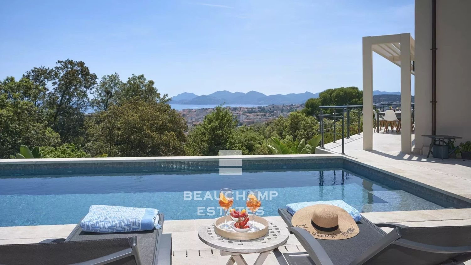 Maison à louer, 300m², Le Cannet