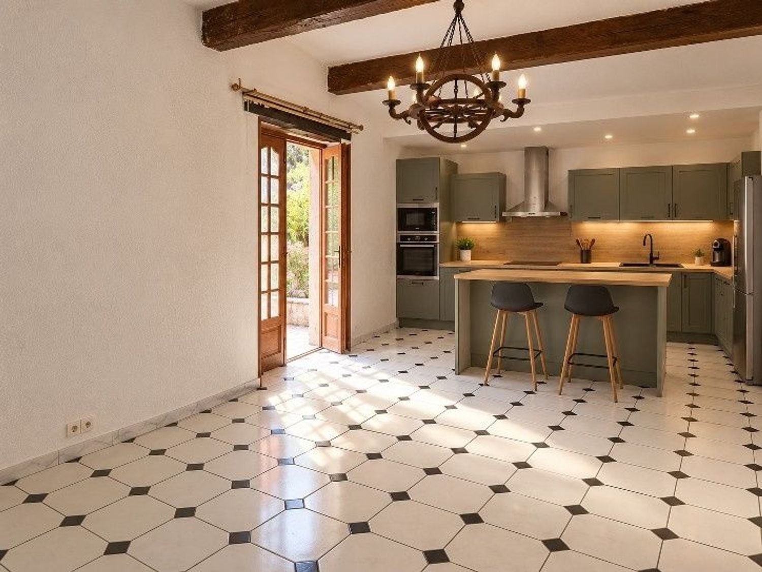Maison à vendre, 150m², Eyguières