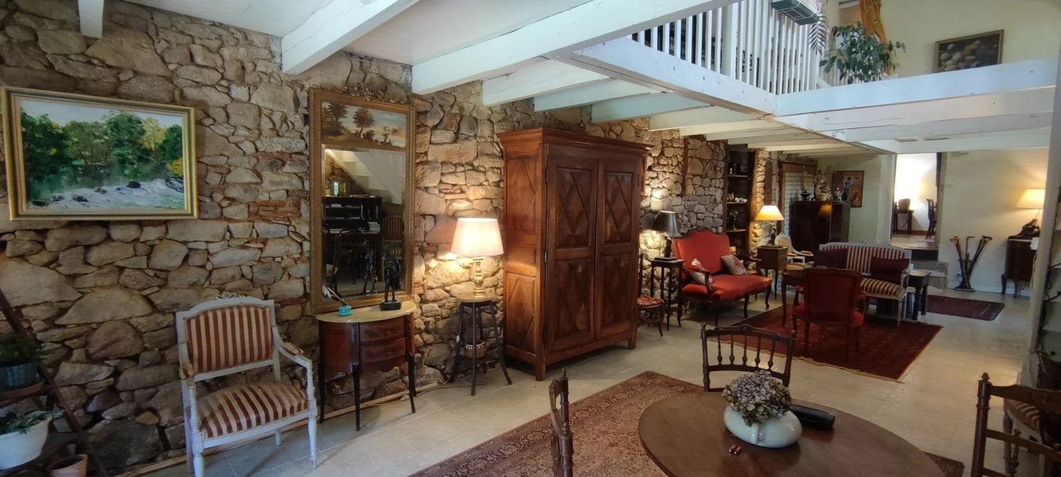 Maison à vendre, 275m², Cognac-la-Forêt