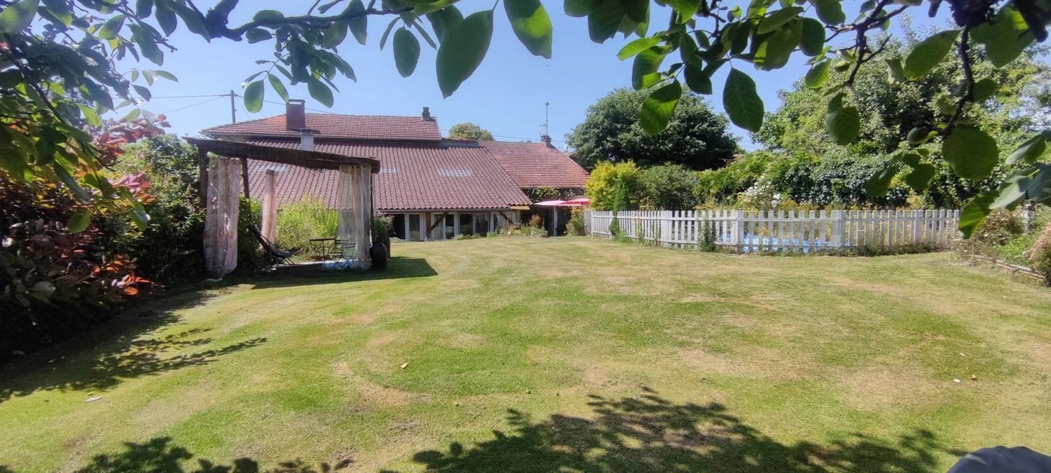Maison à vendre, 275m², Cognac-la-Forêt