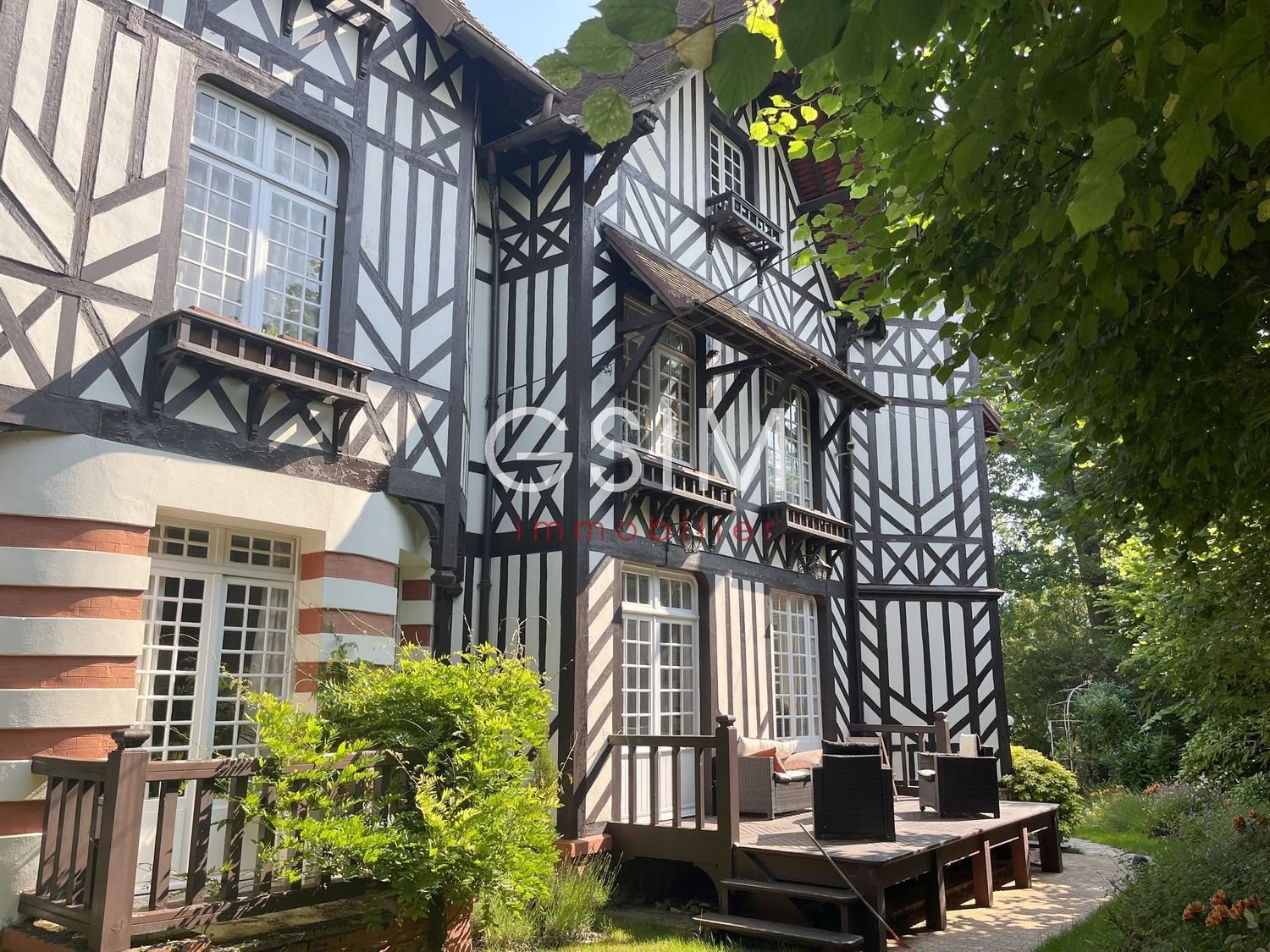 Maison à louer, 250m², Garches