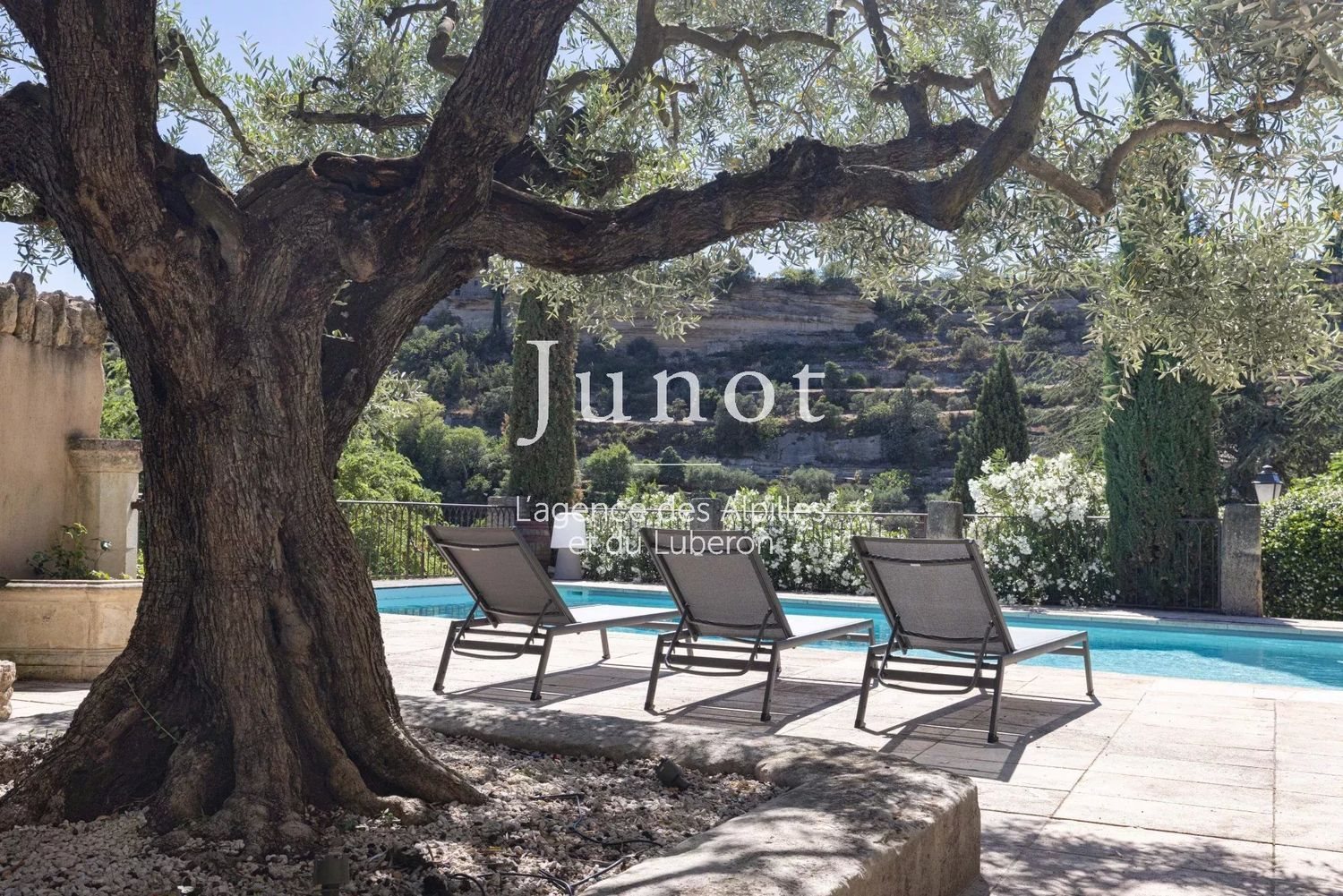 Maison à louer, 597m², Gordes