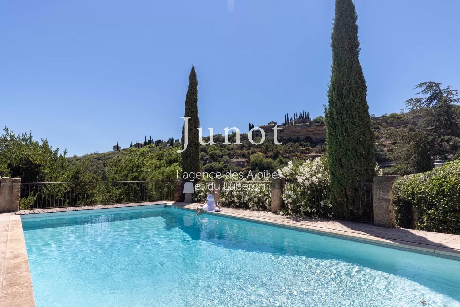 Maison à louer, 597m², Gordes