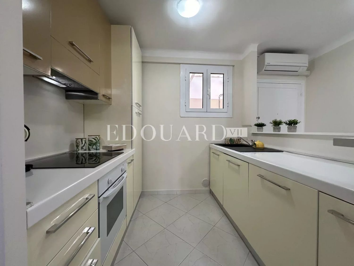 Appartement à louer, 35m², Menton