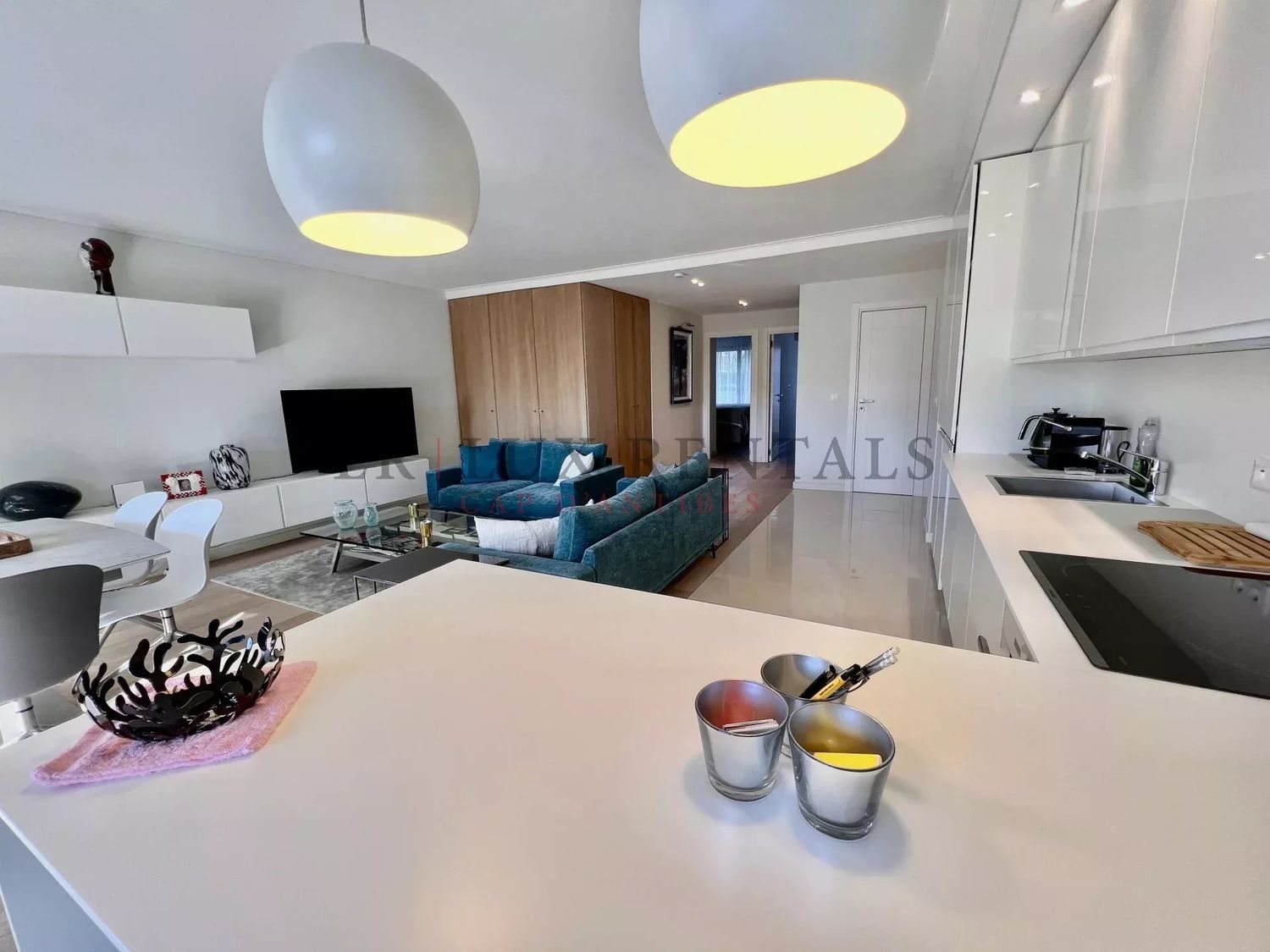 Appartement à louer, 70m², Antibes