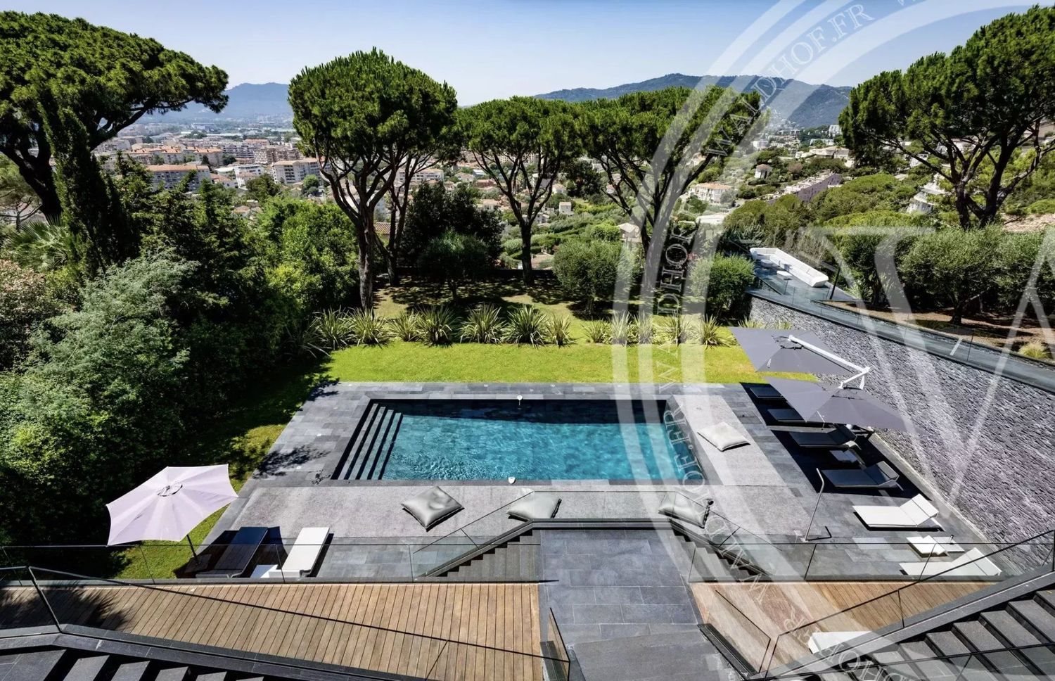 Maison à louer, 315m², Cannes