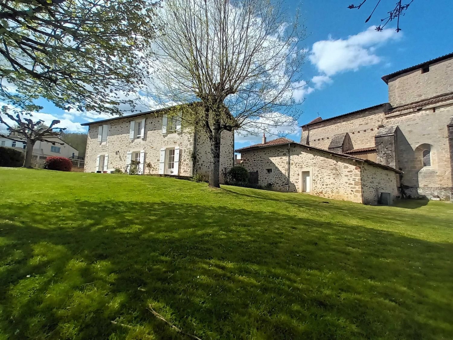 Maison à vendre, 170m², Chasseneuil-sur-Bonnieure