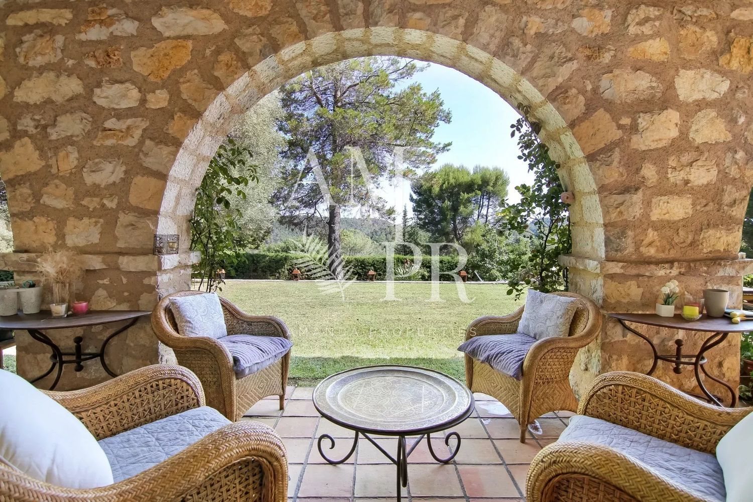 Maison à louer, 200m², Tourrettes-sur-Loup