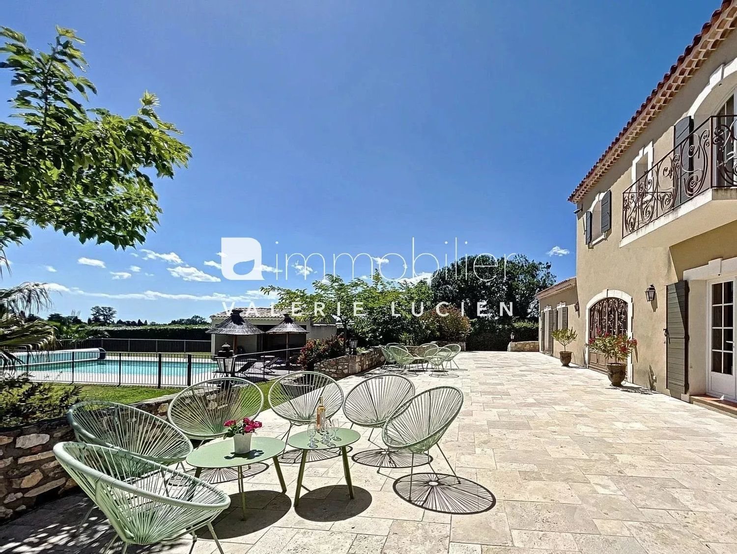 Maison à louer, 270m², Aureille