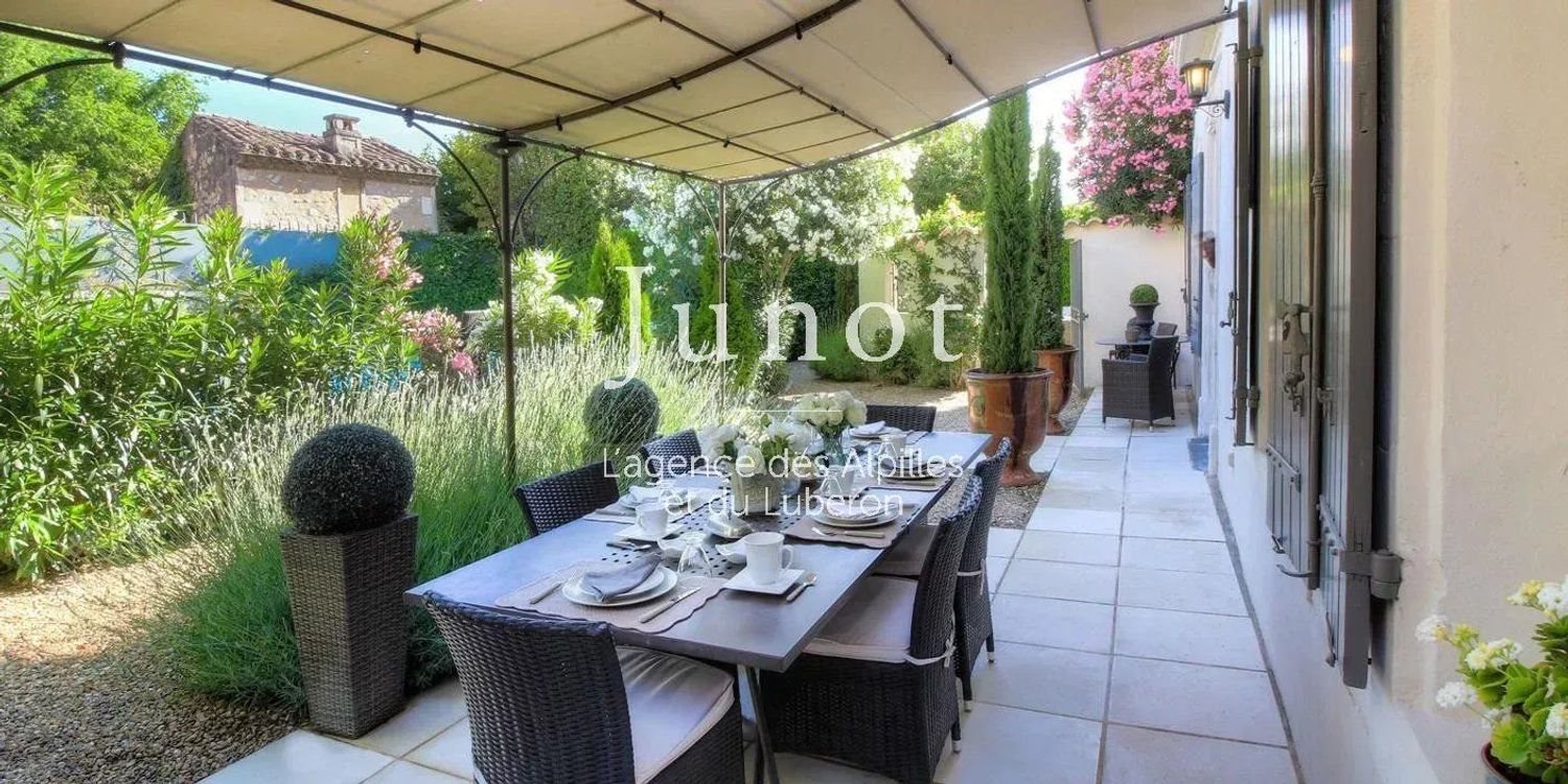 Maison à louer, 300m², Boulbon