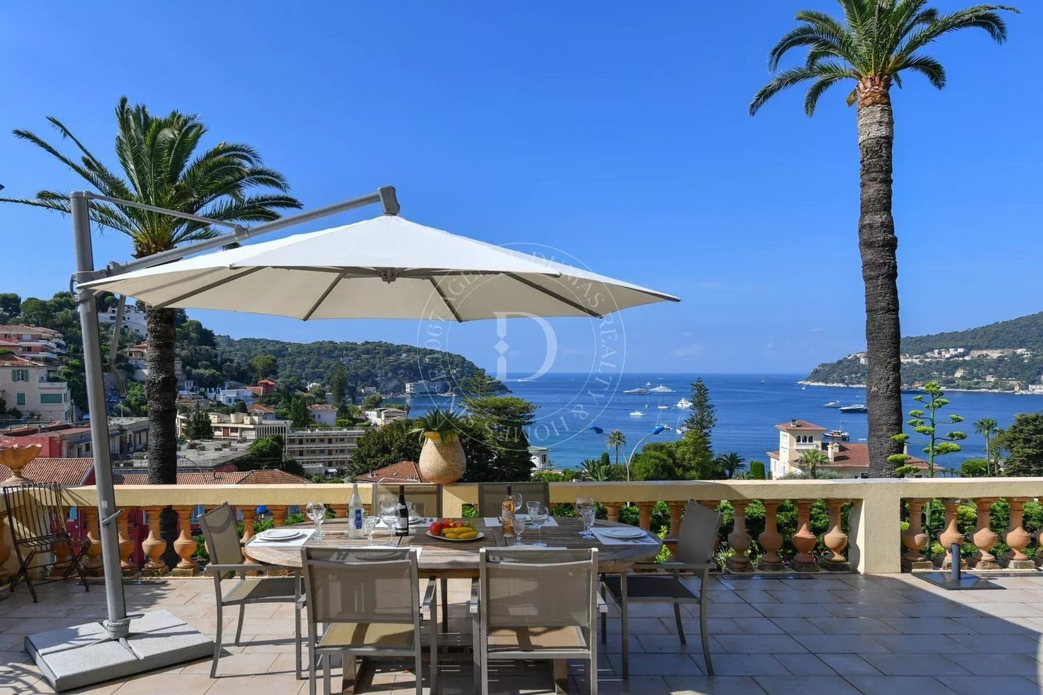 Maison à louer, 200m², Villefranche-sur-Mer