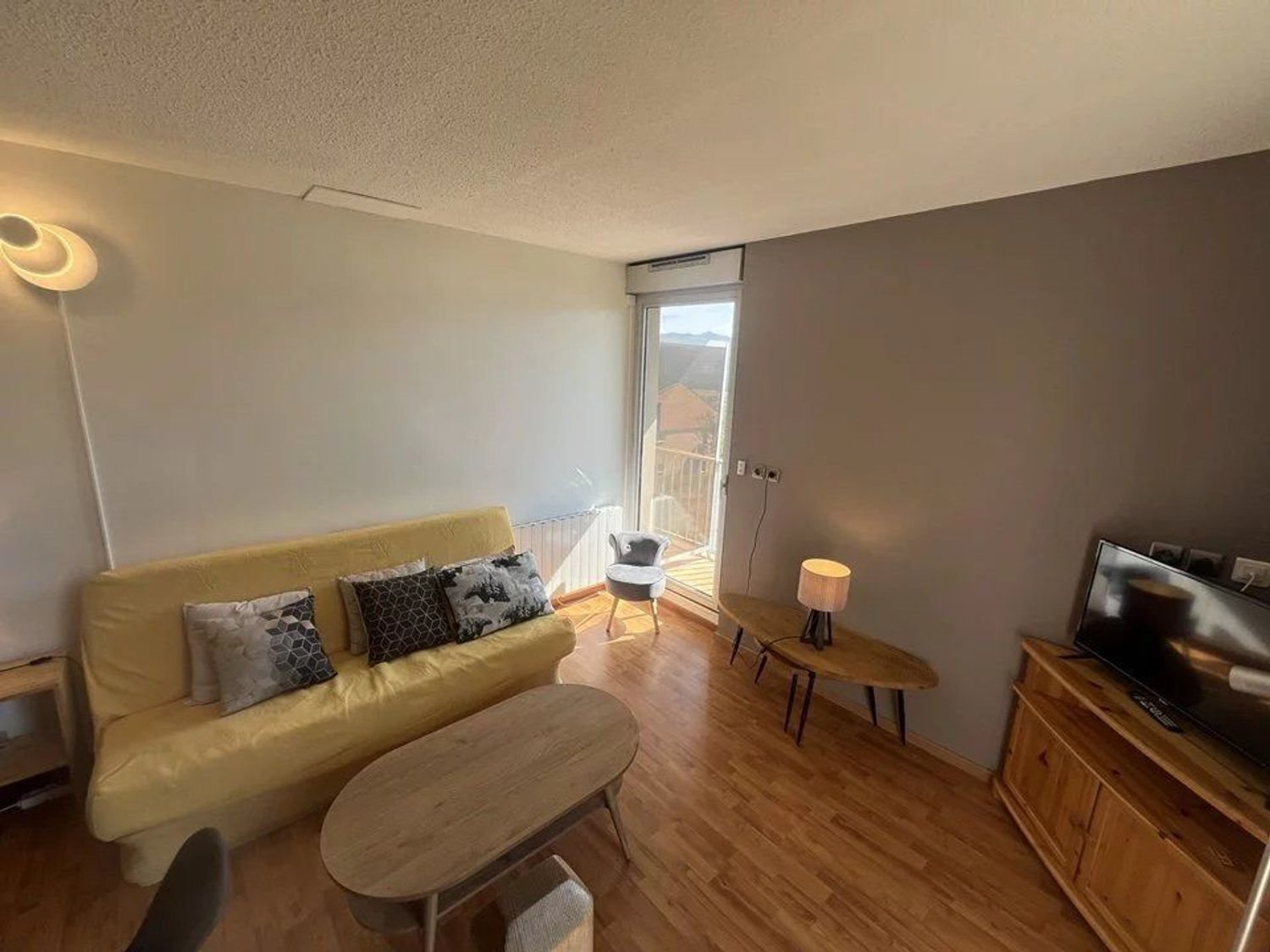 Appartement à louer, 45m², La Cluse-et-Mijoux