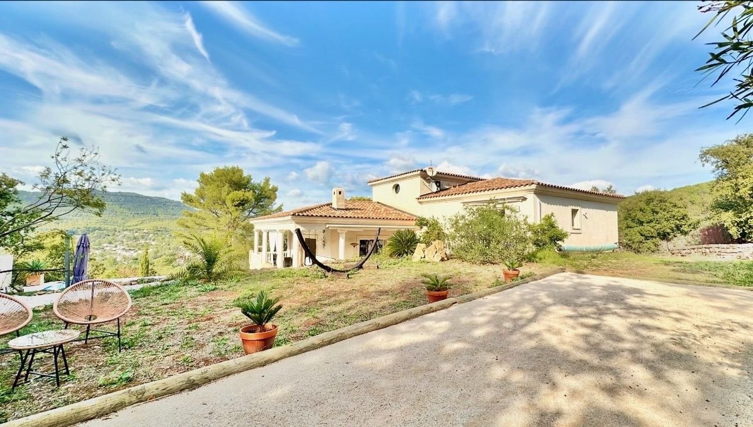 Maison à vendre, 242m², Solliès-Toucas