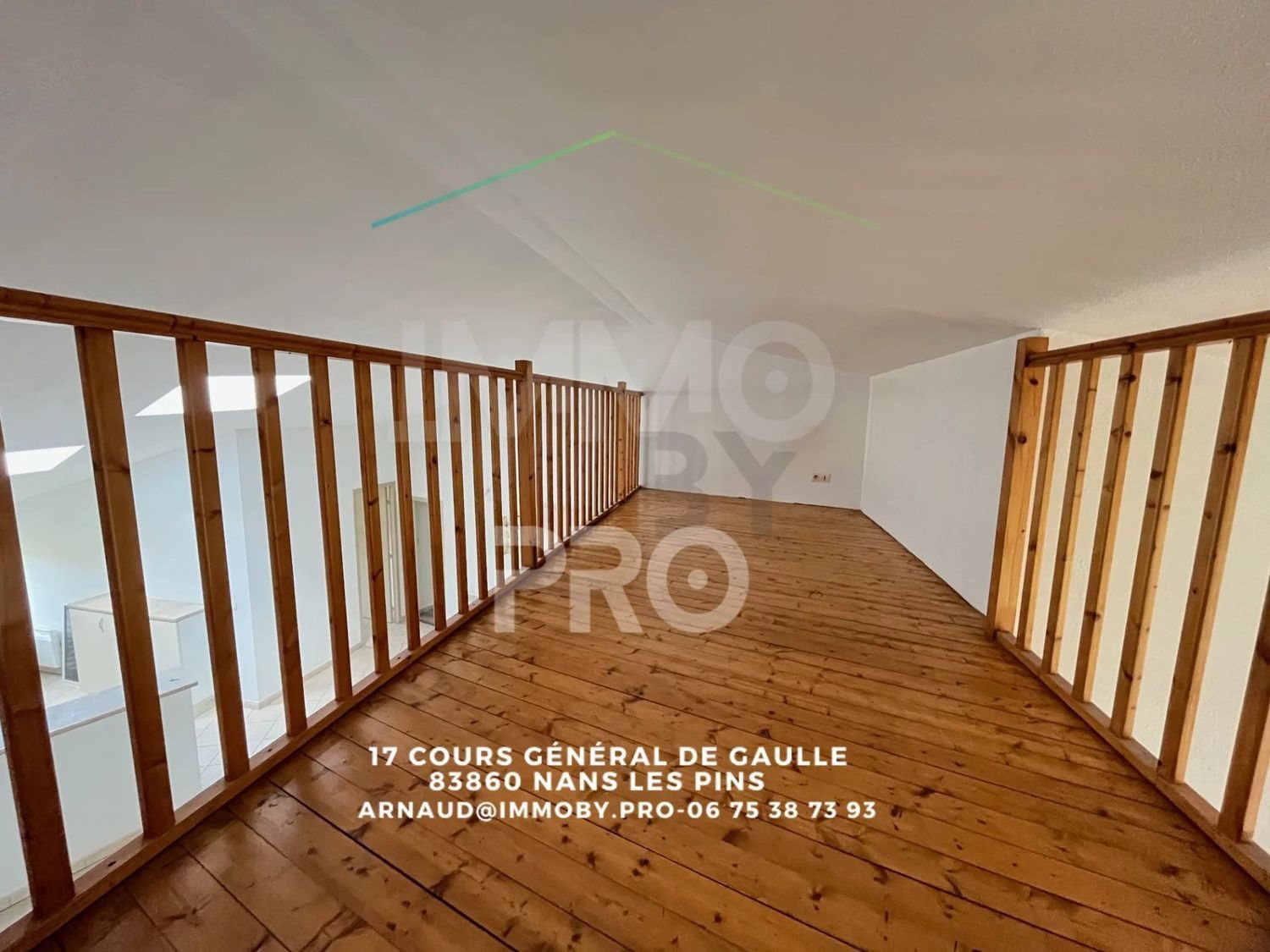 Appartement à louer, 82m², Rougiers