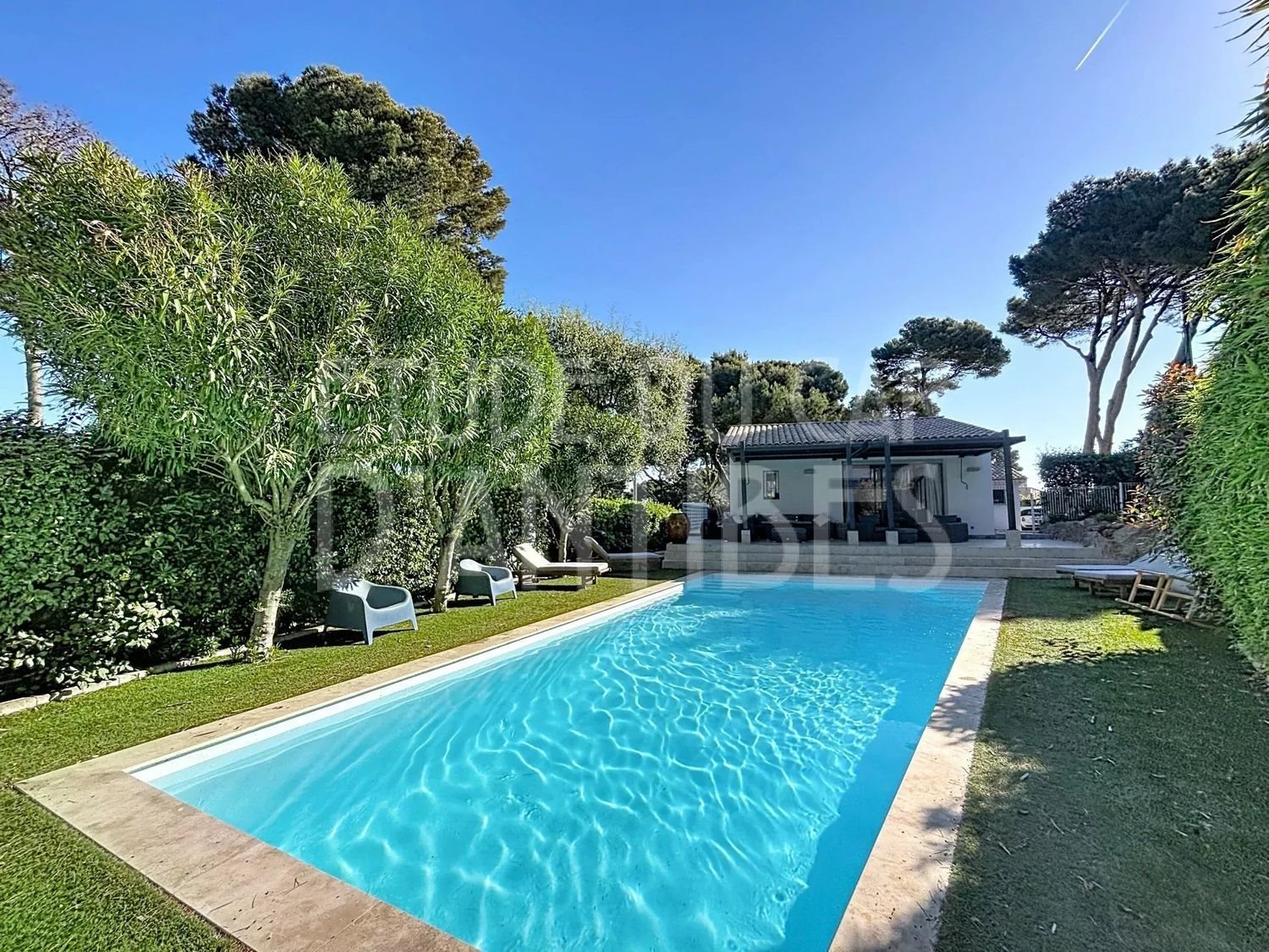 Maison à louer, 210m², Antibes