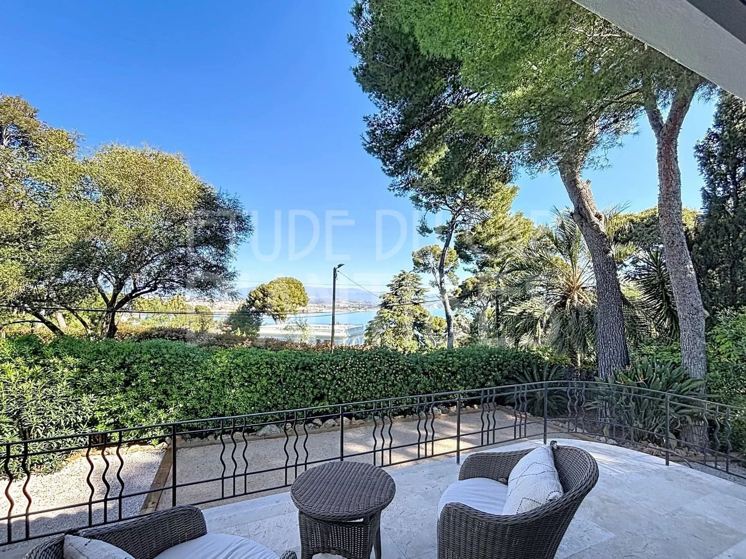 Maison à louer, 210m², Antibes