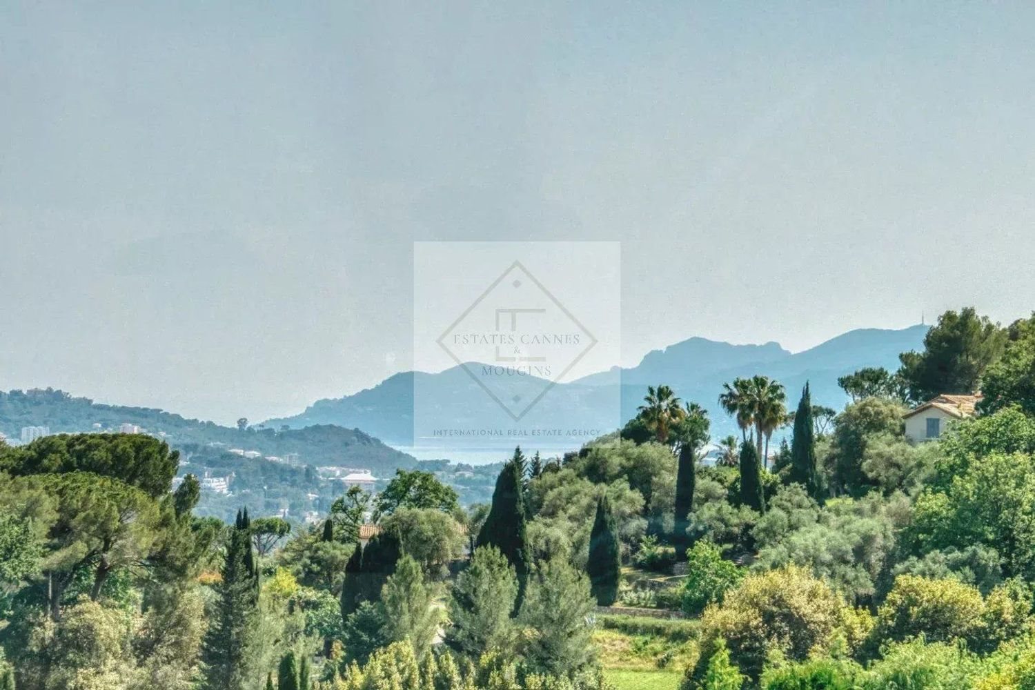 Maison à louer, 1540m², Mougins