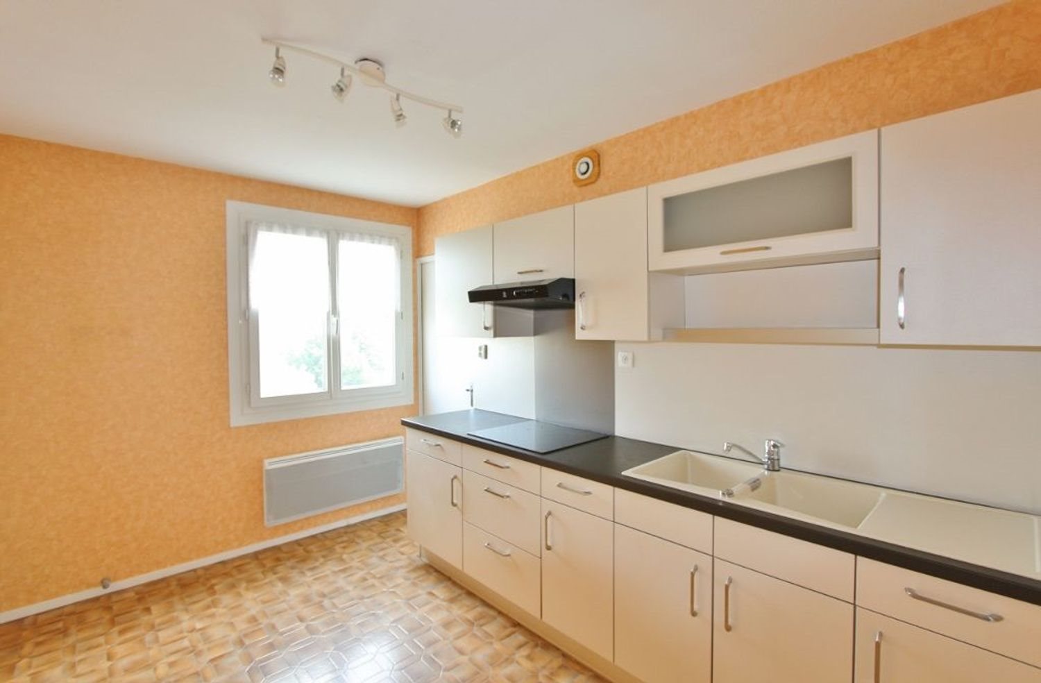 Appartement à vendre, 70m², Varennes-Vauzelles