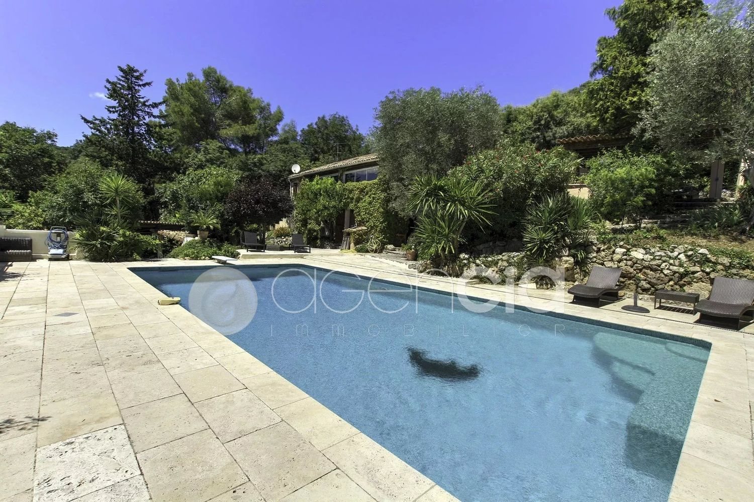 Maison à vendre, 245m², Le Rouret