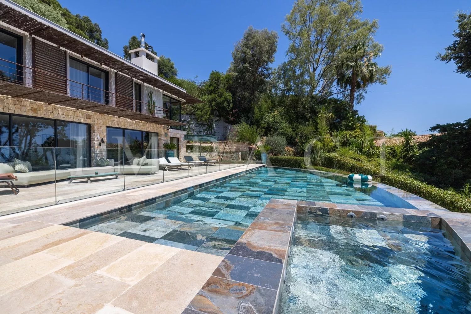 Maison à louer, 420m², Vallauris