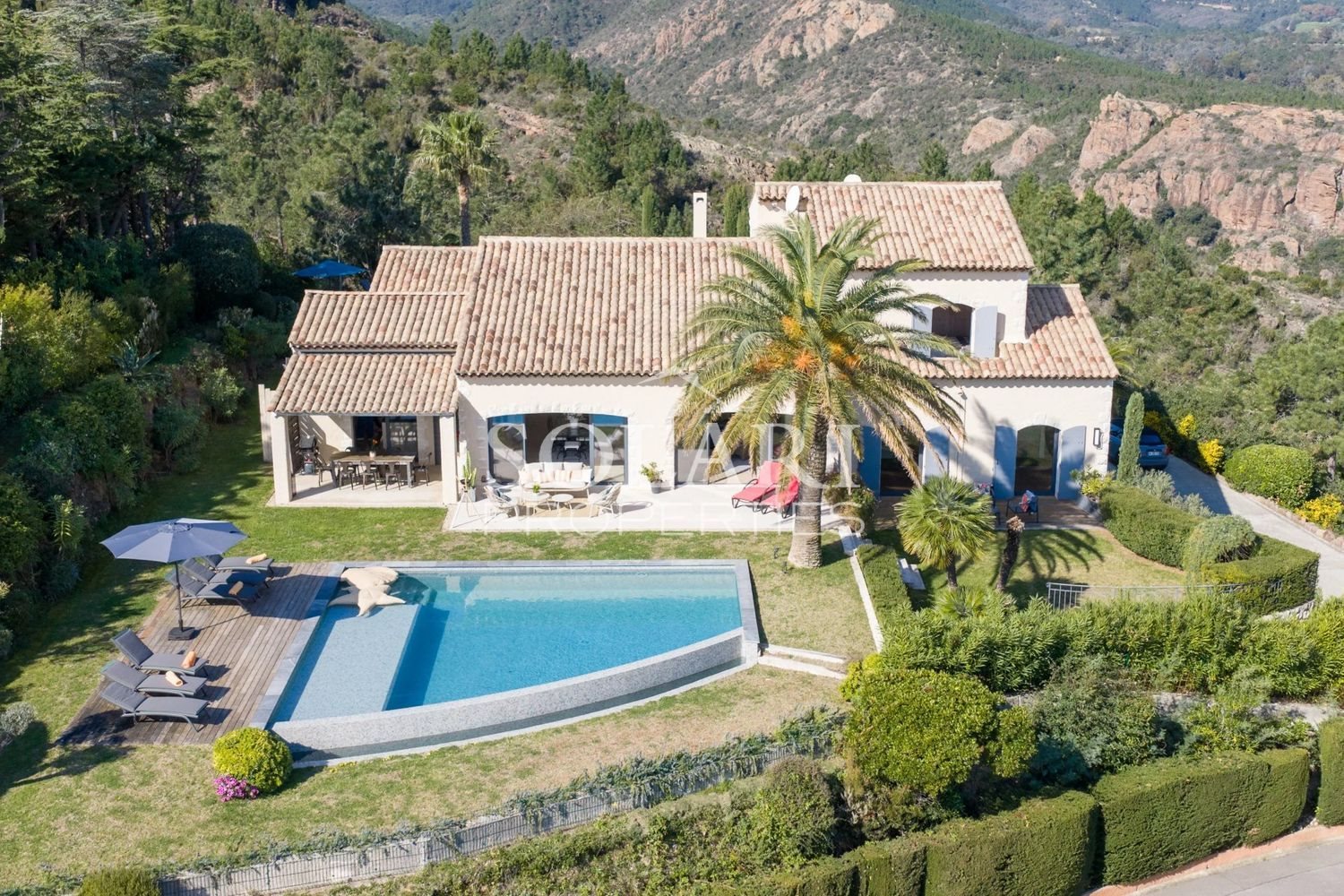 Maison à louer, 250m², Théoule-sur-Mer