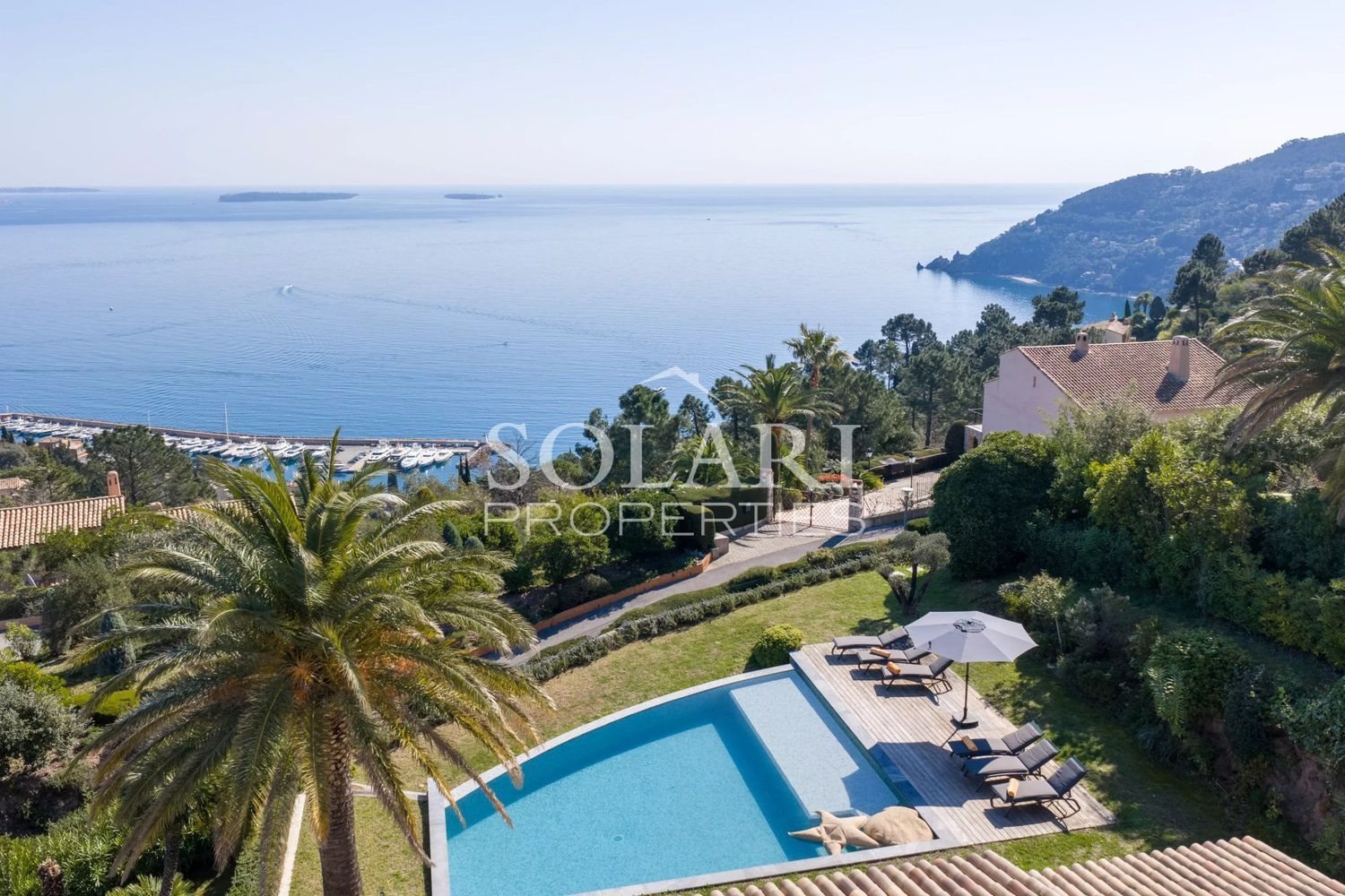 Maison à louer, 250m², Théoule-sur-Mer