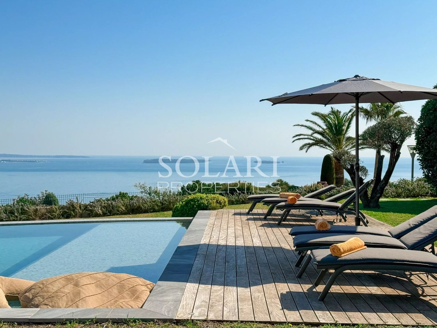 Maison à louer, 250m², Théoule-sur-Mer
