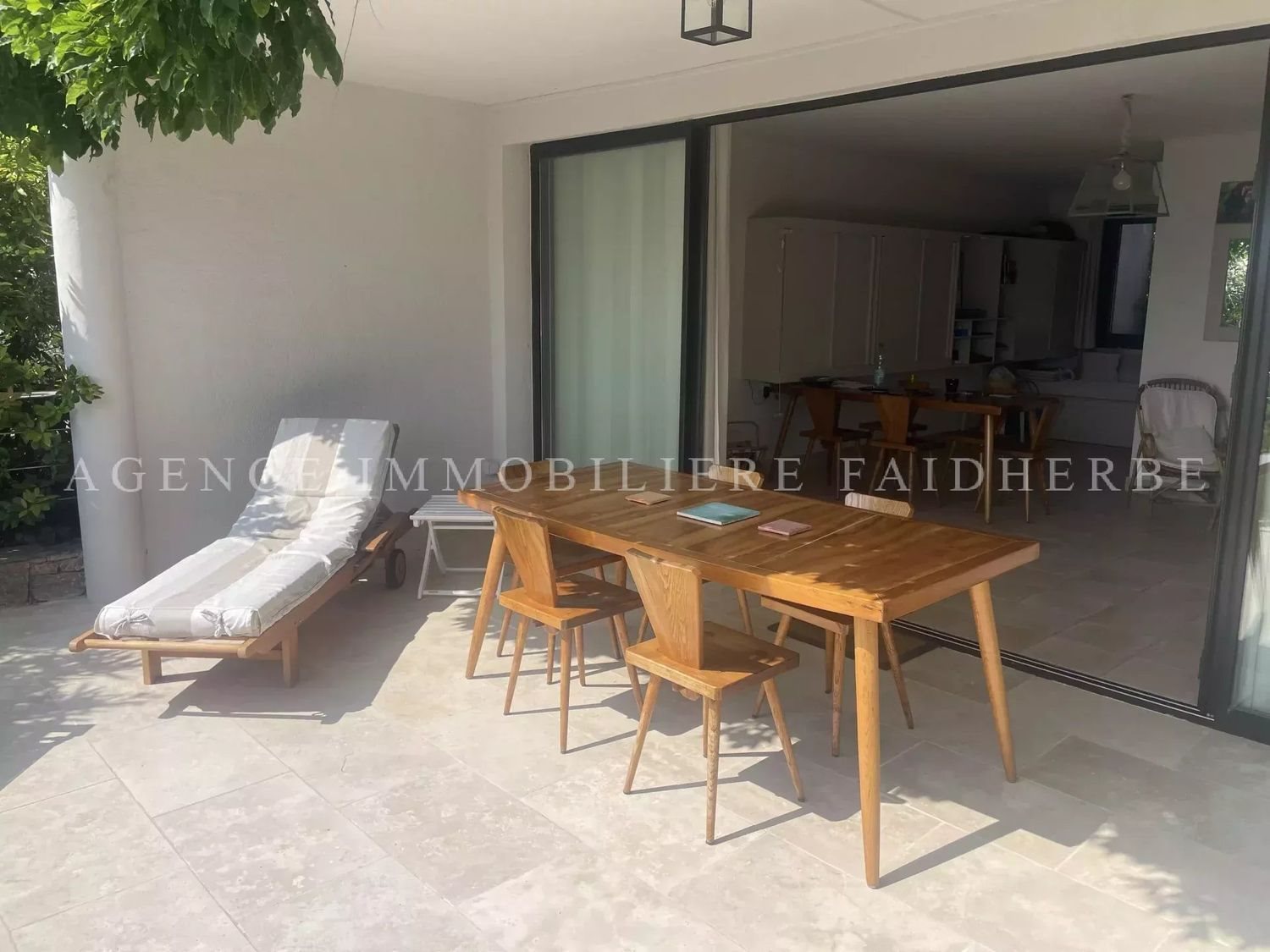 Maison à louer, 11m², Saint-Tropez