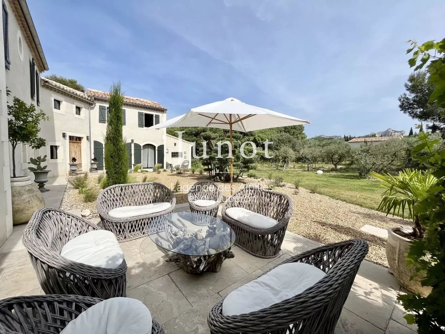 Maison à louer, 300m², Saint-Rémy-de-Provence