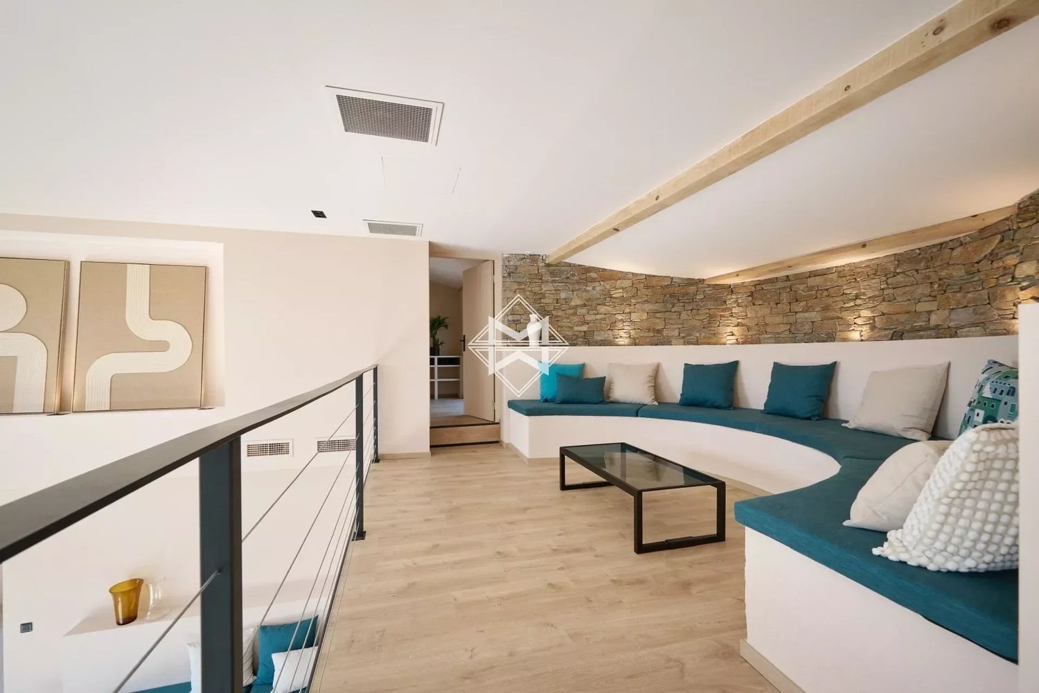 Maison à louer, 490m², Le Luc