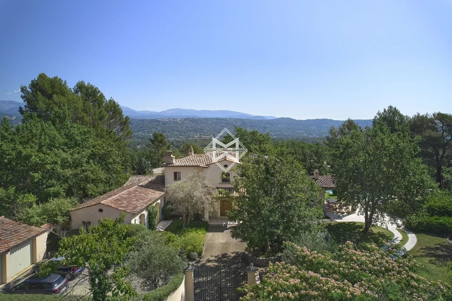 Maison à louer, 272m², Tourrettes