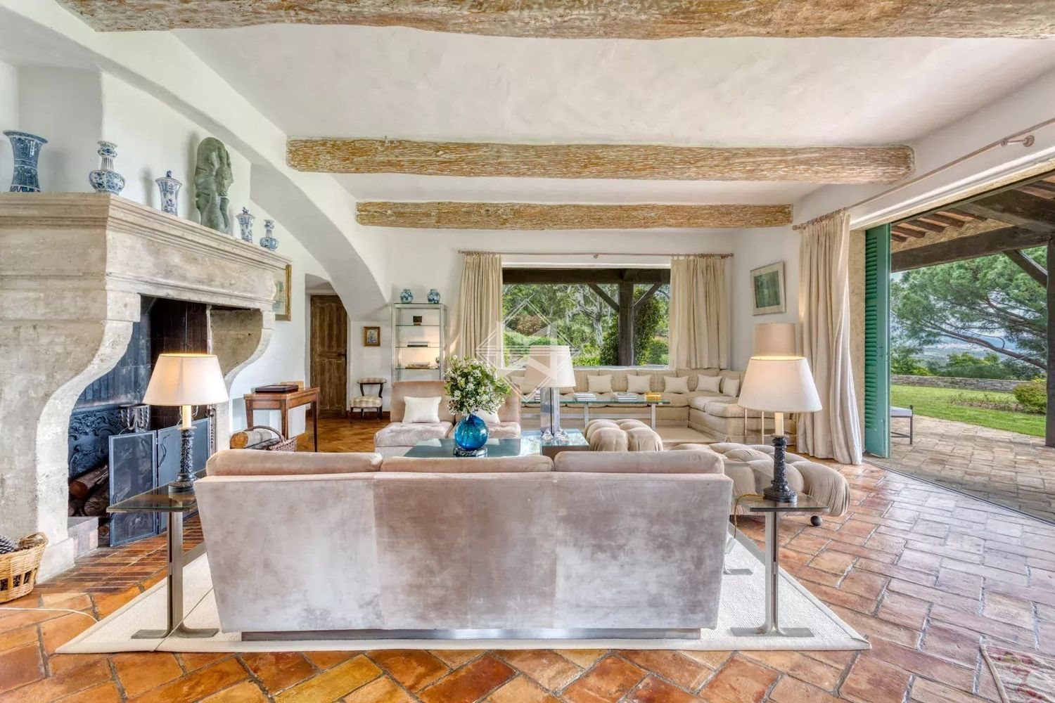 Maison à louer, 550m², Cogolin