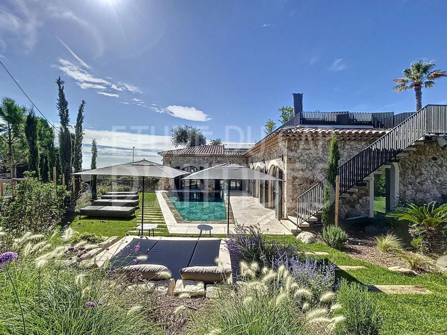 Maison à louer, 320m², Antibes