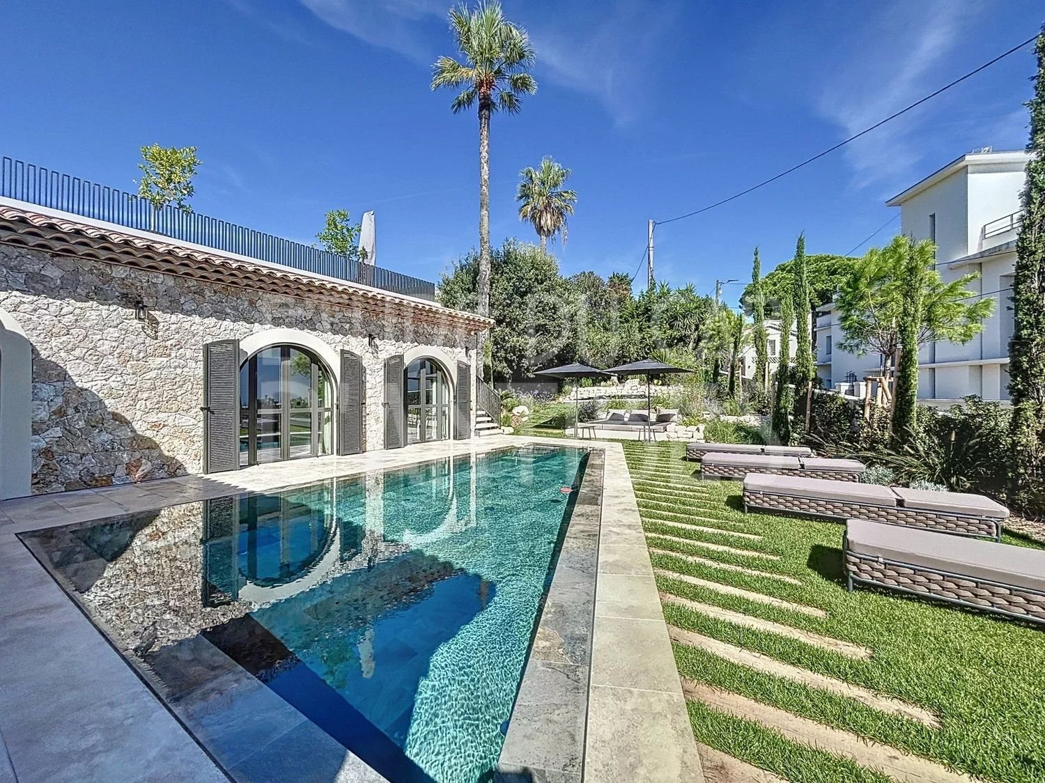 Maison à louer, 320m², Antibes