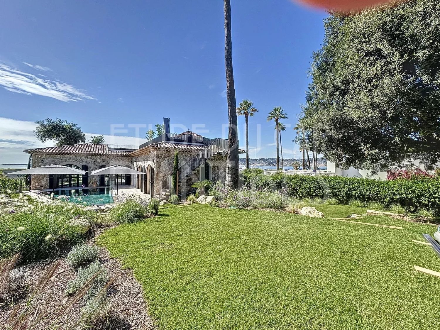 Maison à louer, 320m², Antibes