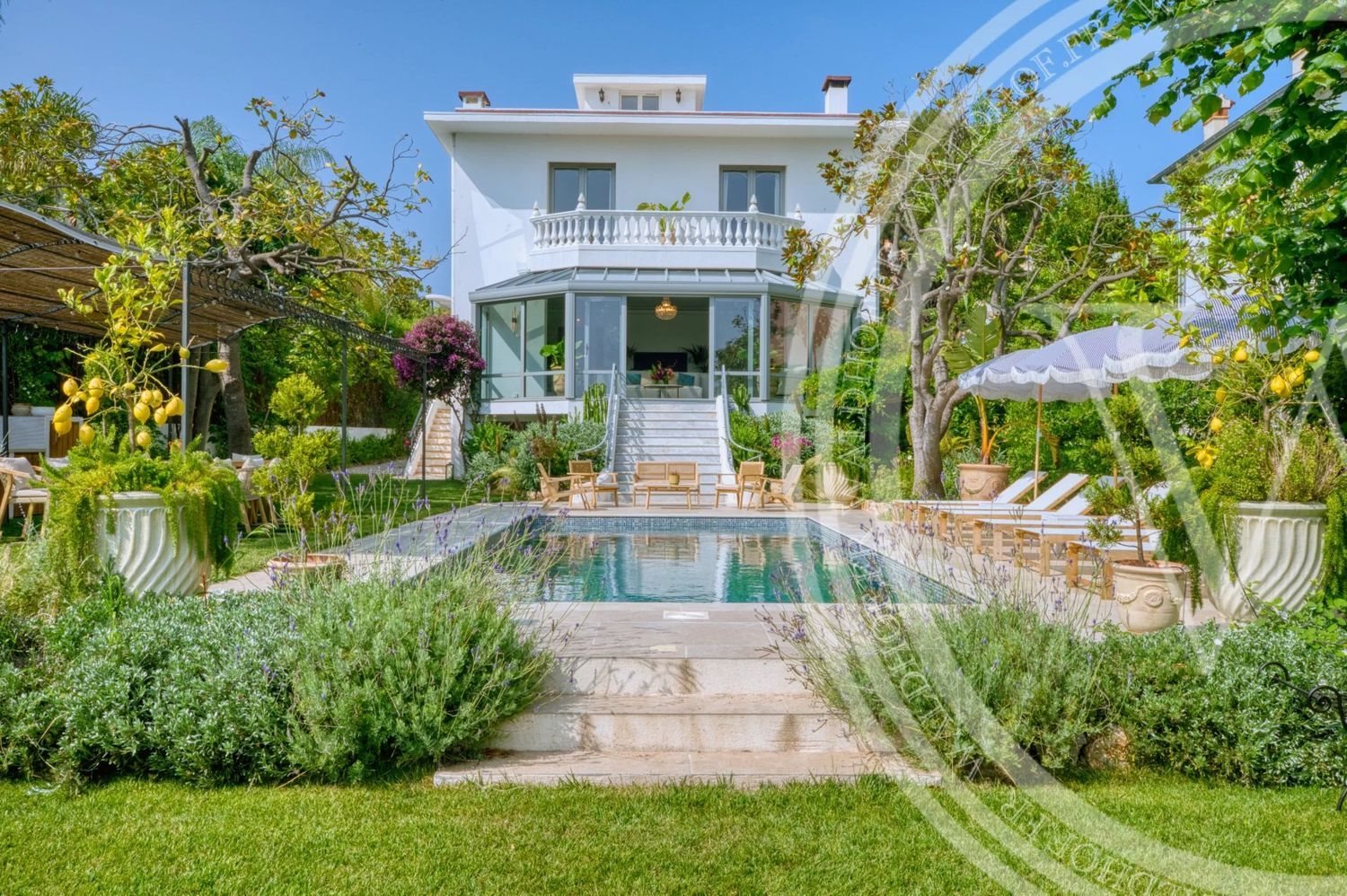 Maison à louer, 300m², Antibes