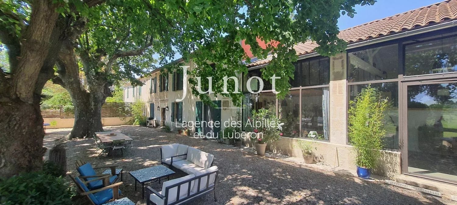 Maison à louer, 300m², Arles