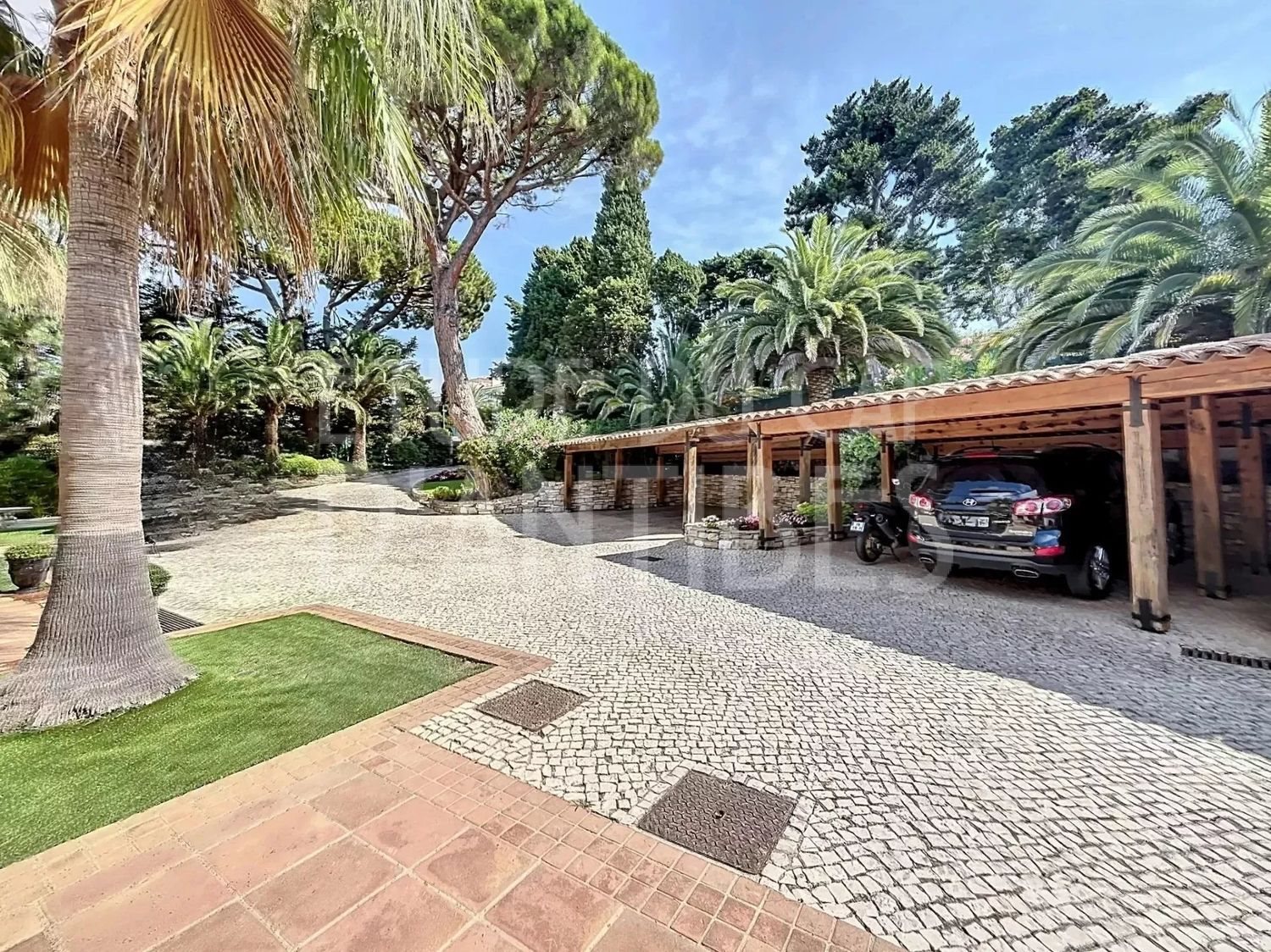 Maison à louer, 450m², Antibes