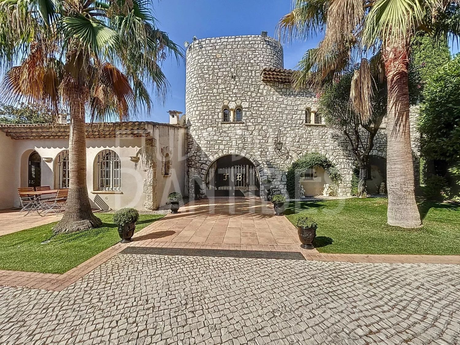 Maison à louer, 450m², Antibes