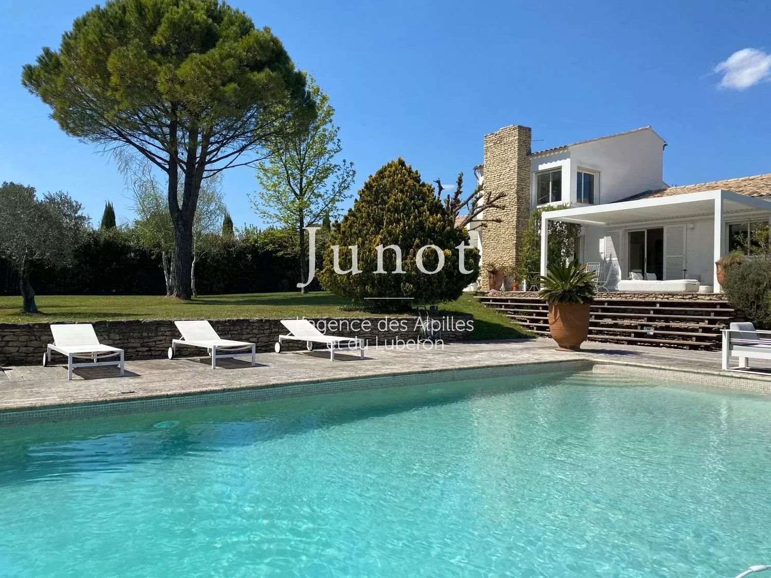 Maison à louer, 180m², Saint-Rémy-de-Provence