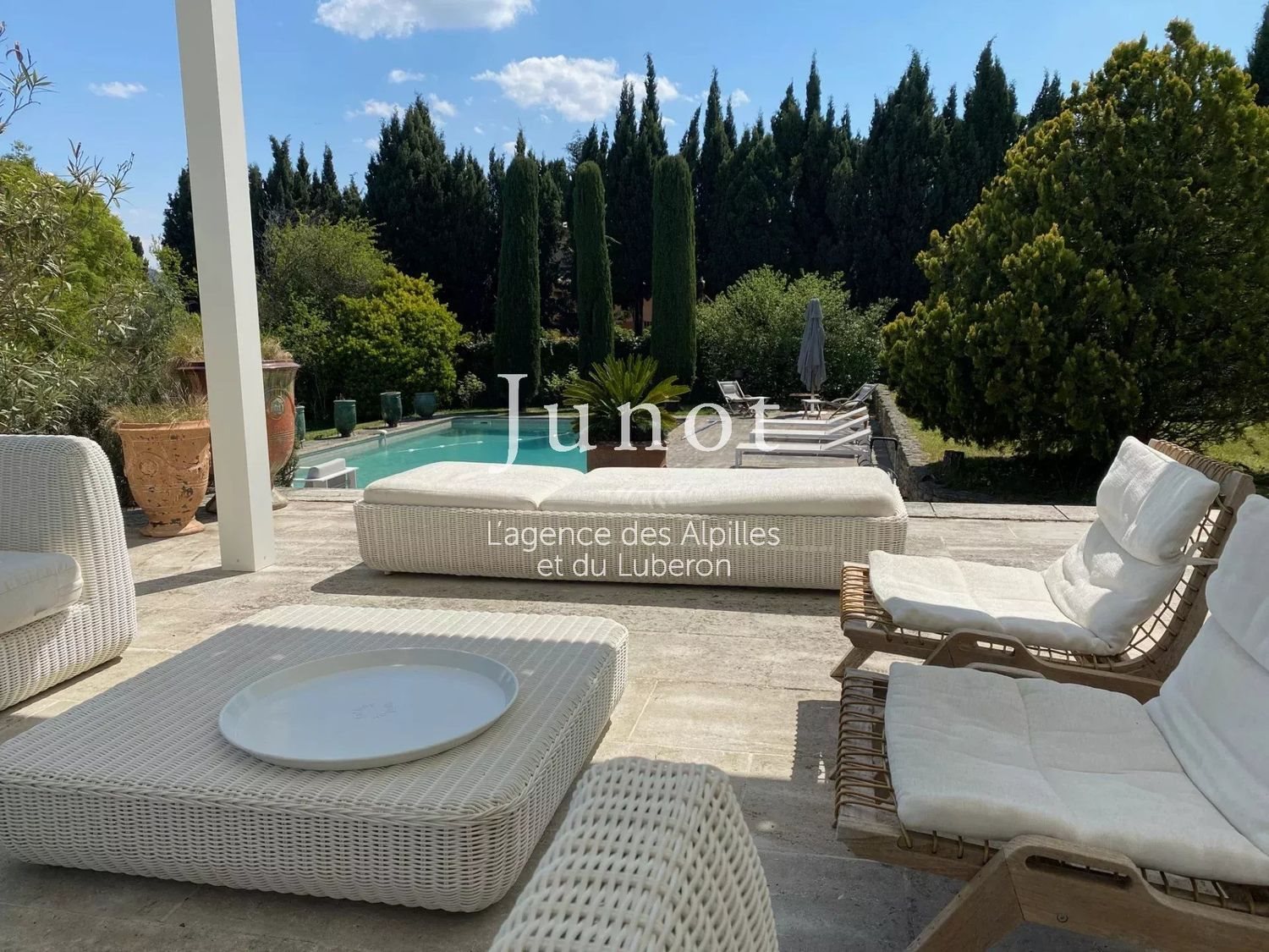 Maison à louer, 180m², Saint-Rémy-de-Provence