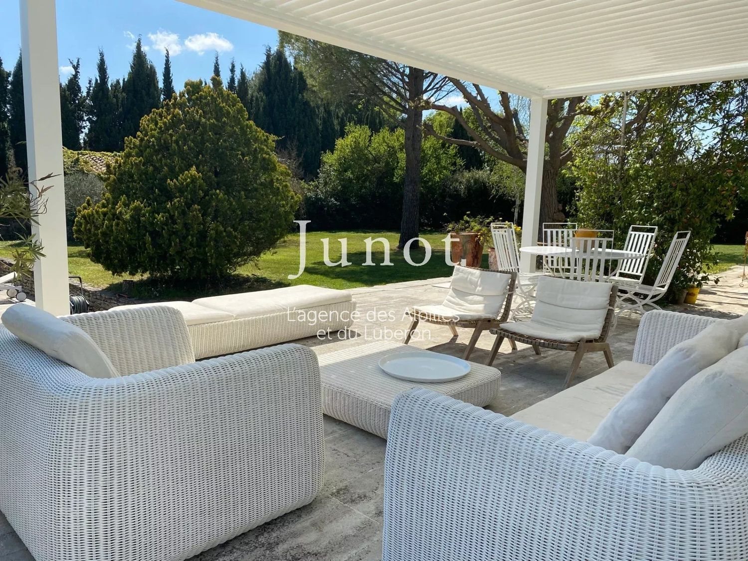 Maison à louer, 180m², Saint-Rémy-de-Provence