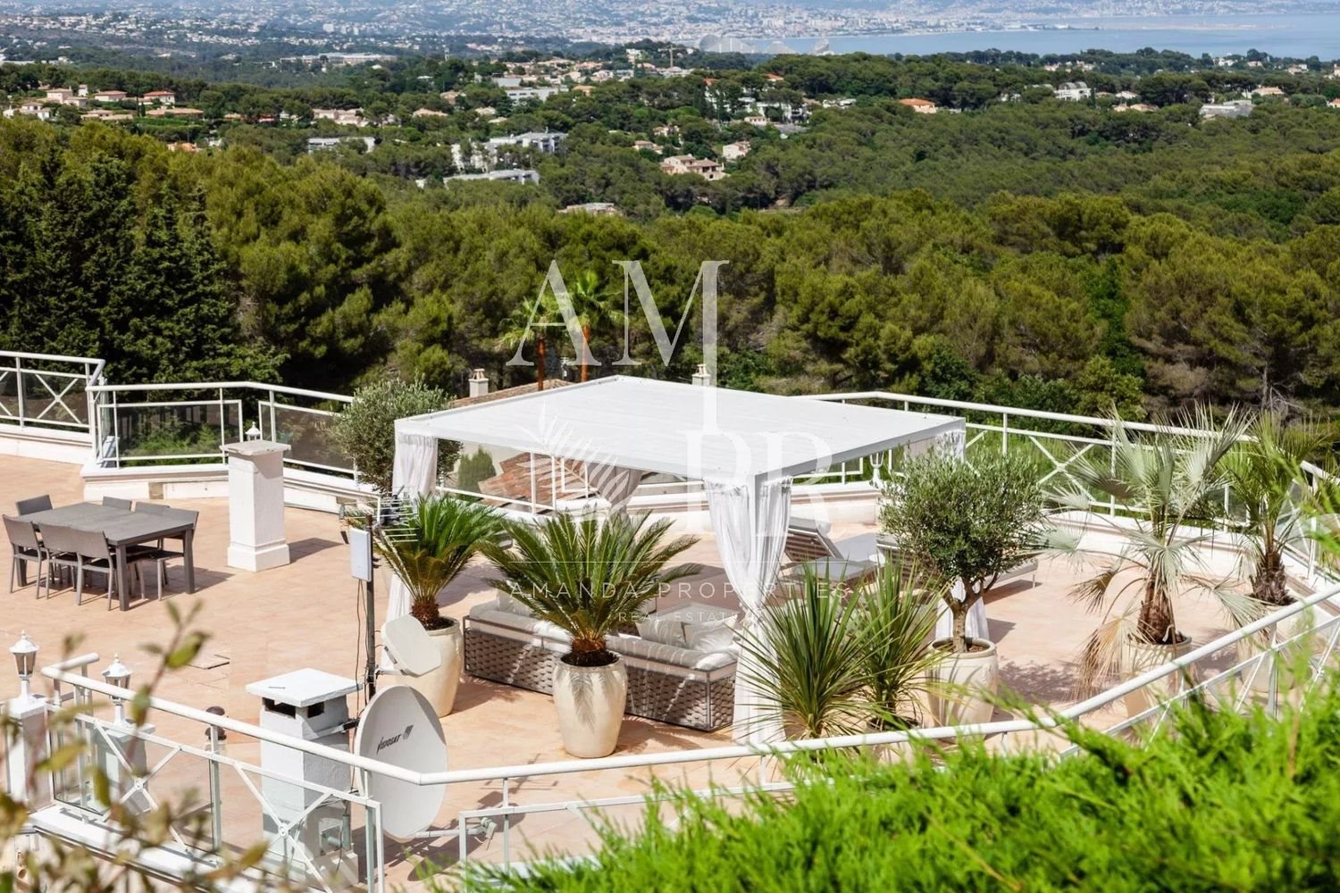 Maison à louer, 500m², Vallauris