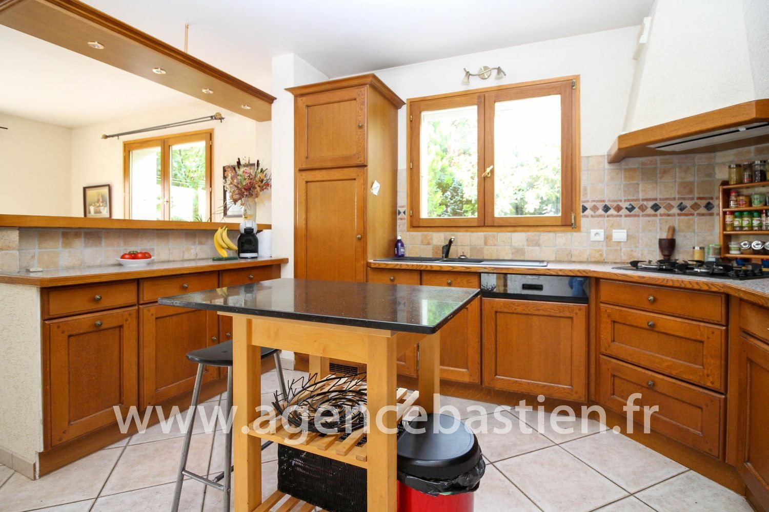 Maison à vendre, 230m², Cessy
