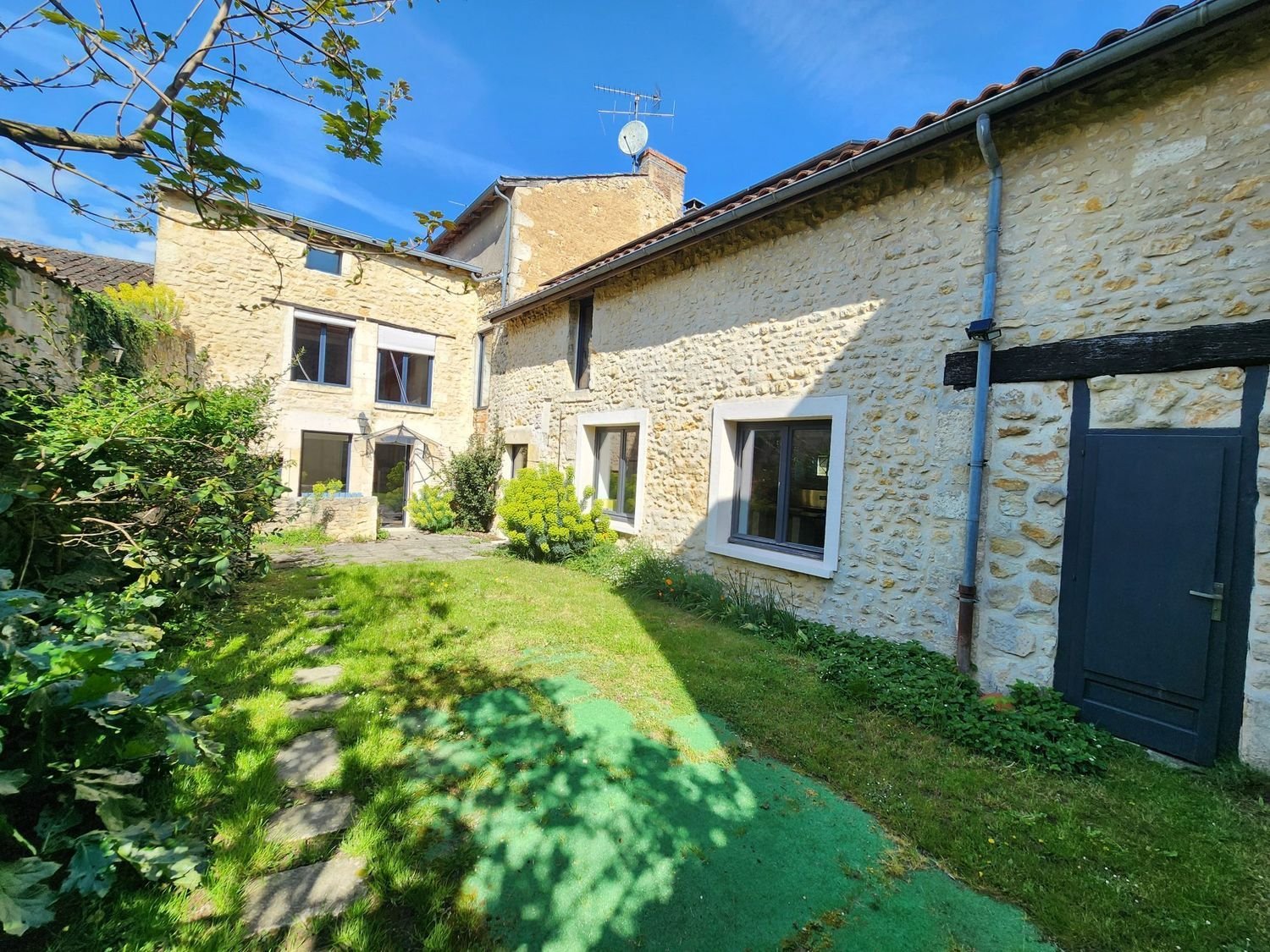 Maison à vendre, 216m², Saint-Julien-l'Ars