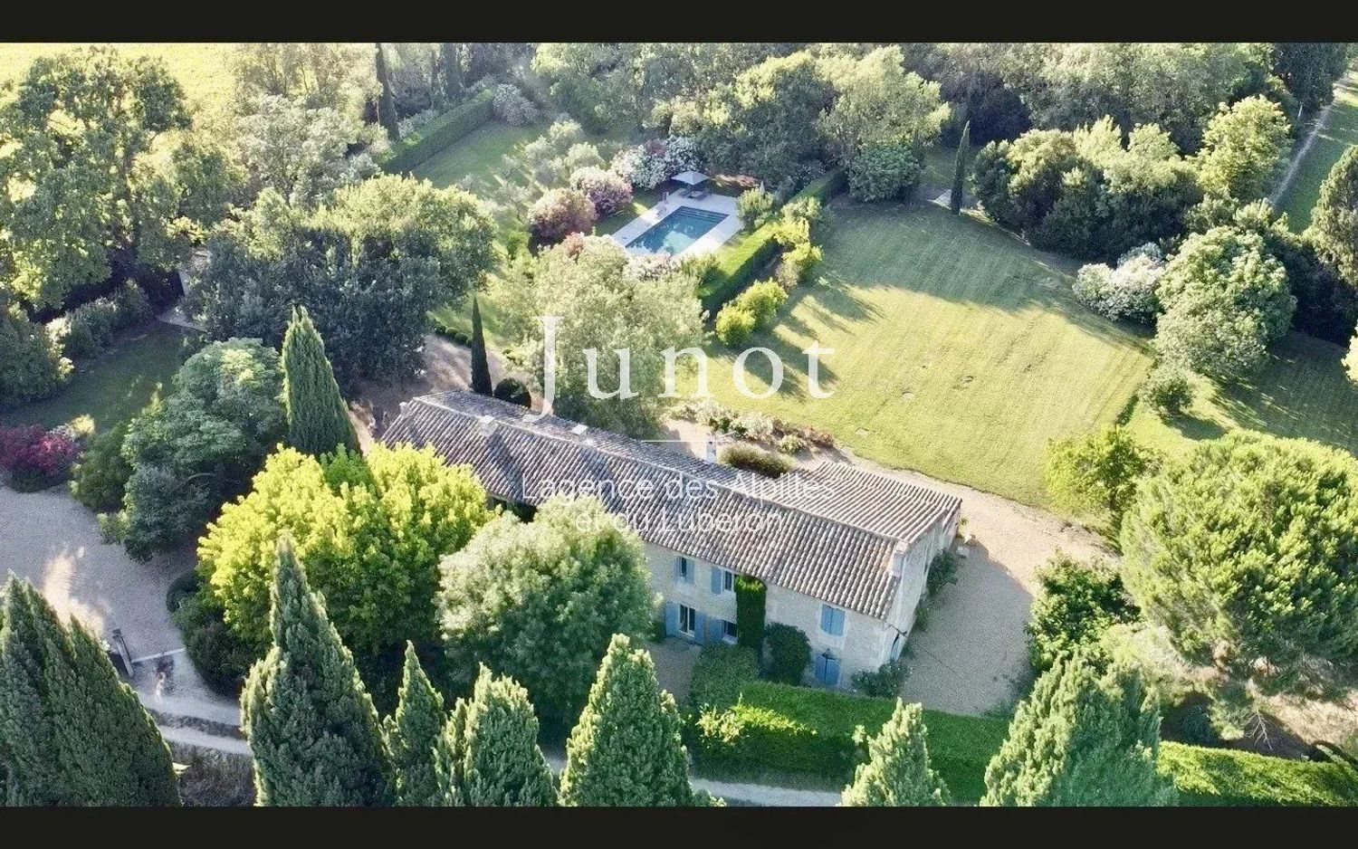 Maison à louer, 400m², Saint-Etienne-du-Grès