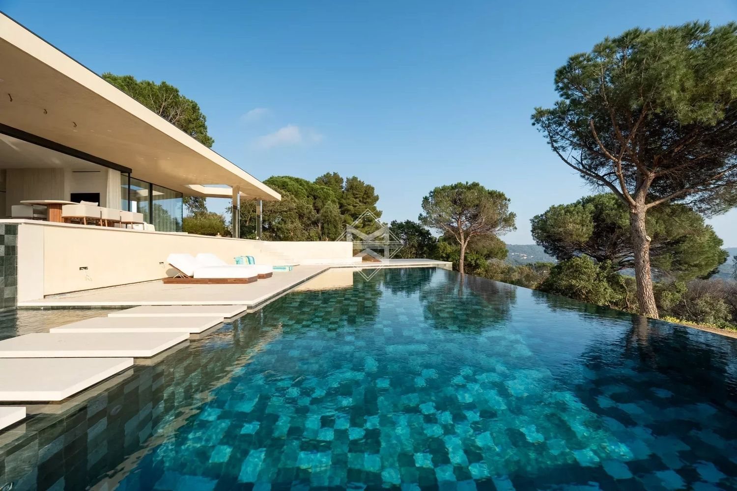 Maison à louer, 400m², La Croix-Valmer