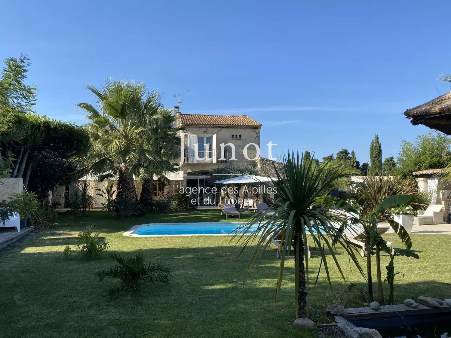 Maison à louer, 370m², Châteaurenard
